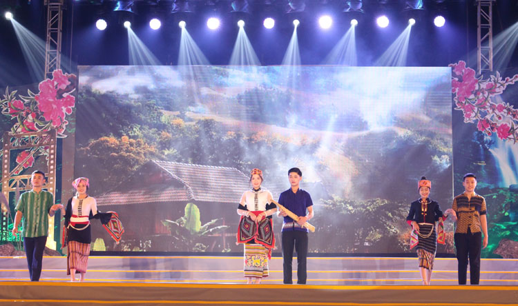 Đêm hội Sắc xuân miền Tây năm 2019